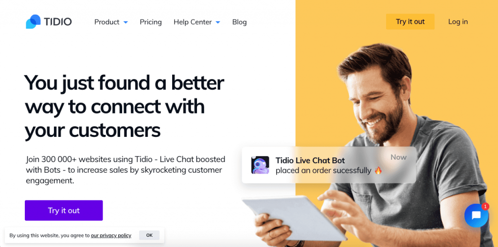 Tidio is a cloud-based platform that allows you to use chatbots and live chat to solve your customer’s queries immediately, both on your website and on Facebook Messenger.

