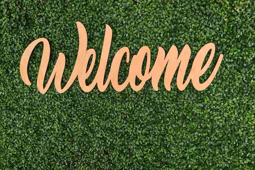 Never miss it: how to send a welcome message to a client